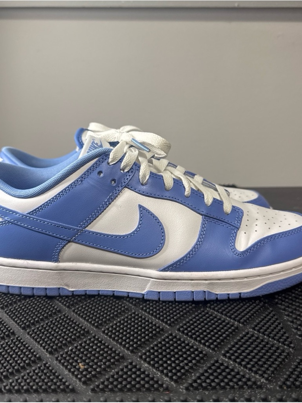 Nike Low-Top Sneakers in Light Blue and White